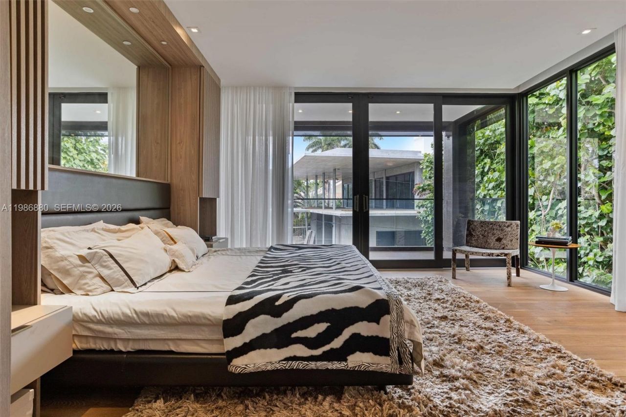 610 Harbor Cir , Key Biscayne, FL 33149 Photo