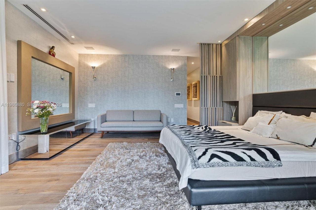 610 Harbor Cir , Key Biscayne, FL 33149 Photo