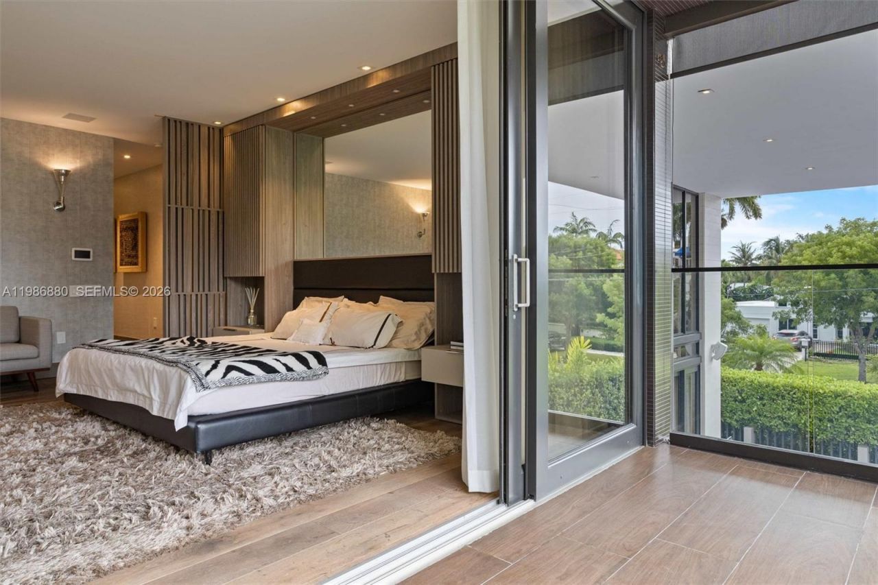 610 Harbor Cir , Key Biscayne, FL 33149 Photo