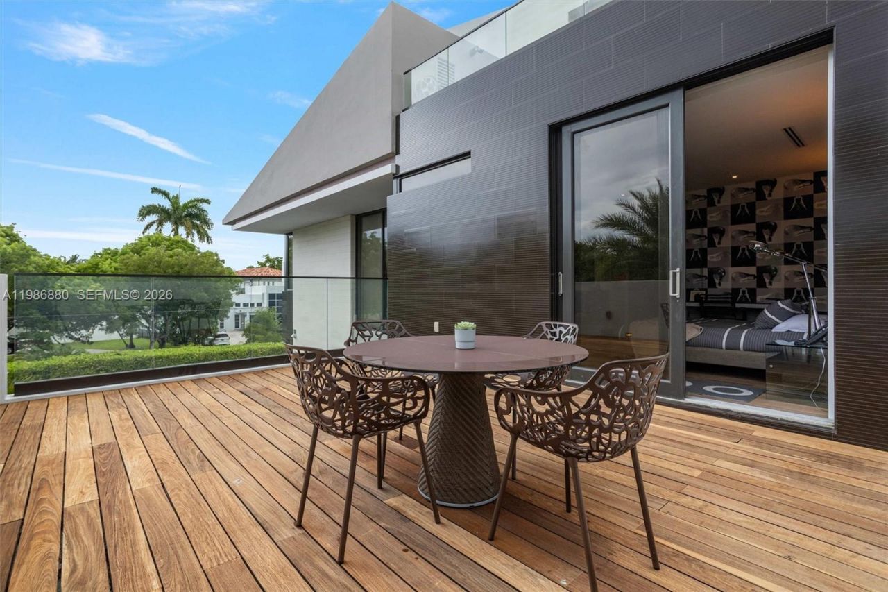 610 Harbor Cir , Key Biscayne, FL 33149 Photo