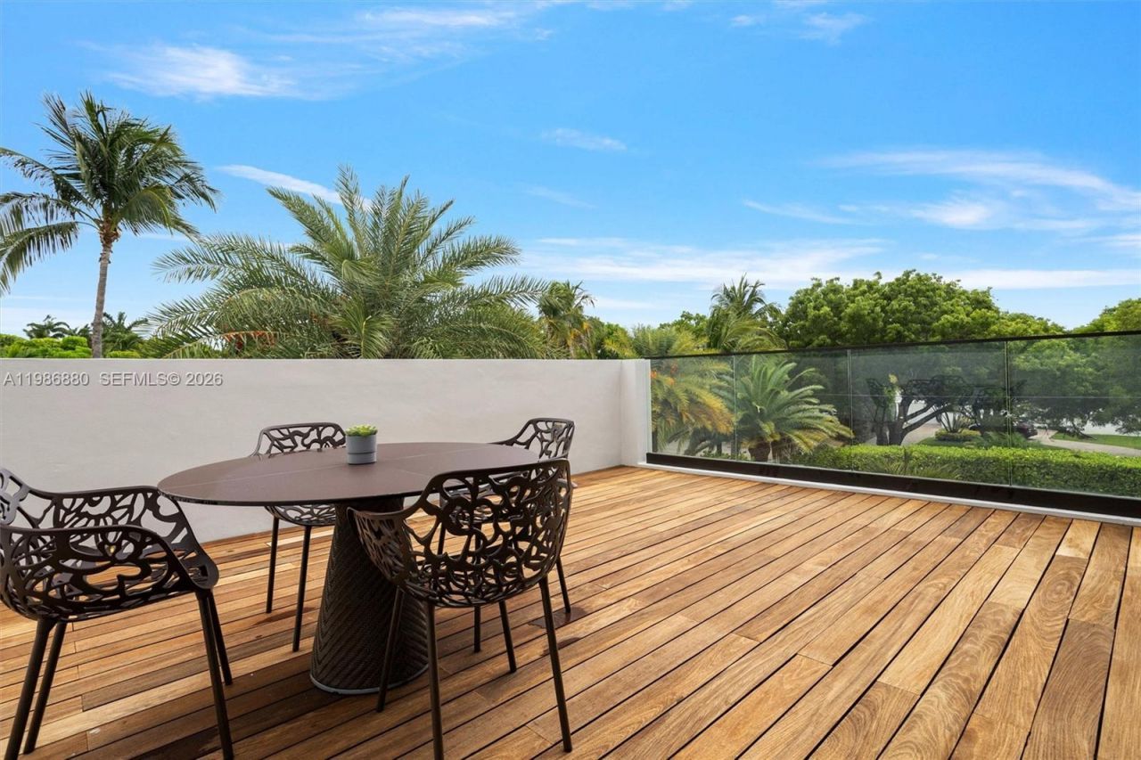 610 Harbor Cir , Key Biscayne, FL 33149 Photo