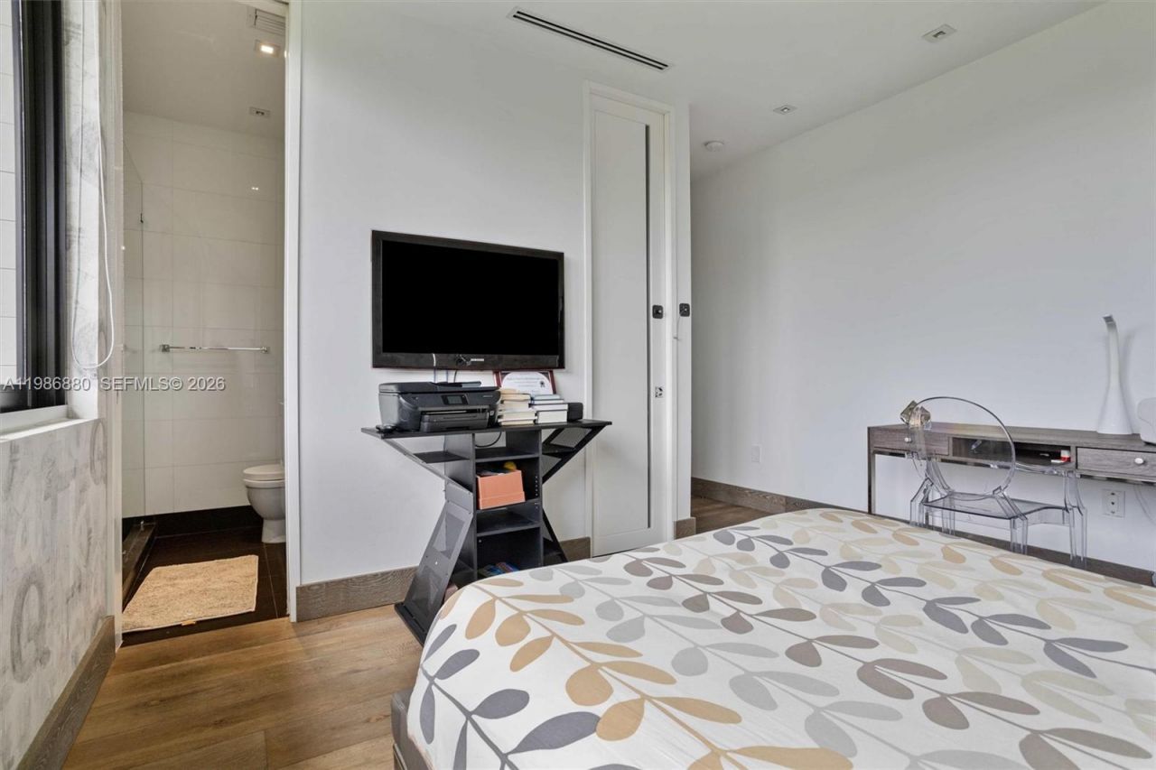 610 Harbor Cir , Key Biscayne, FL 33149 Photo