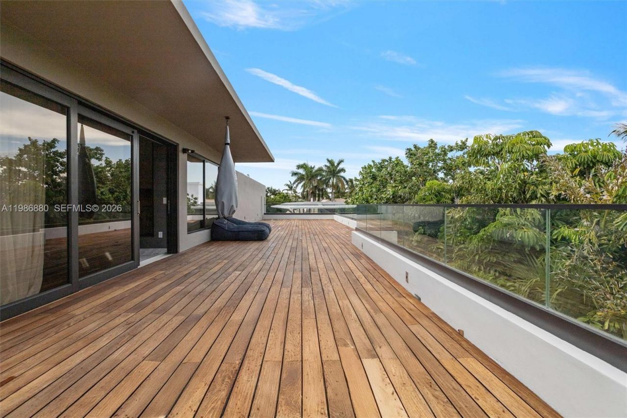 610 Harbor Cir , Key Biscayne, FL 33149 Photo