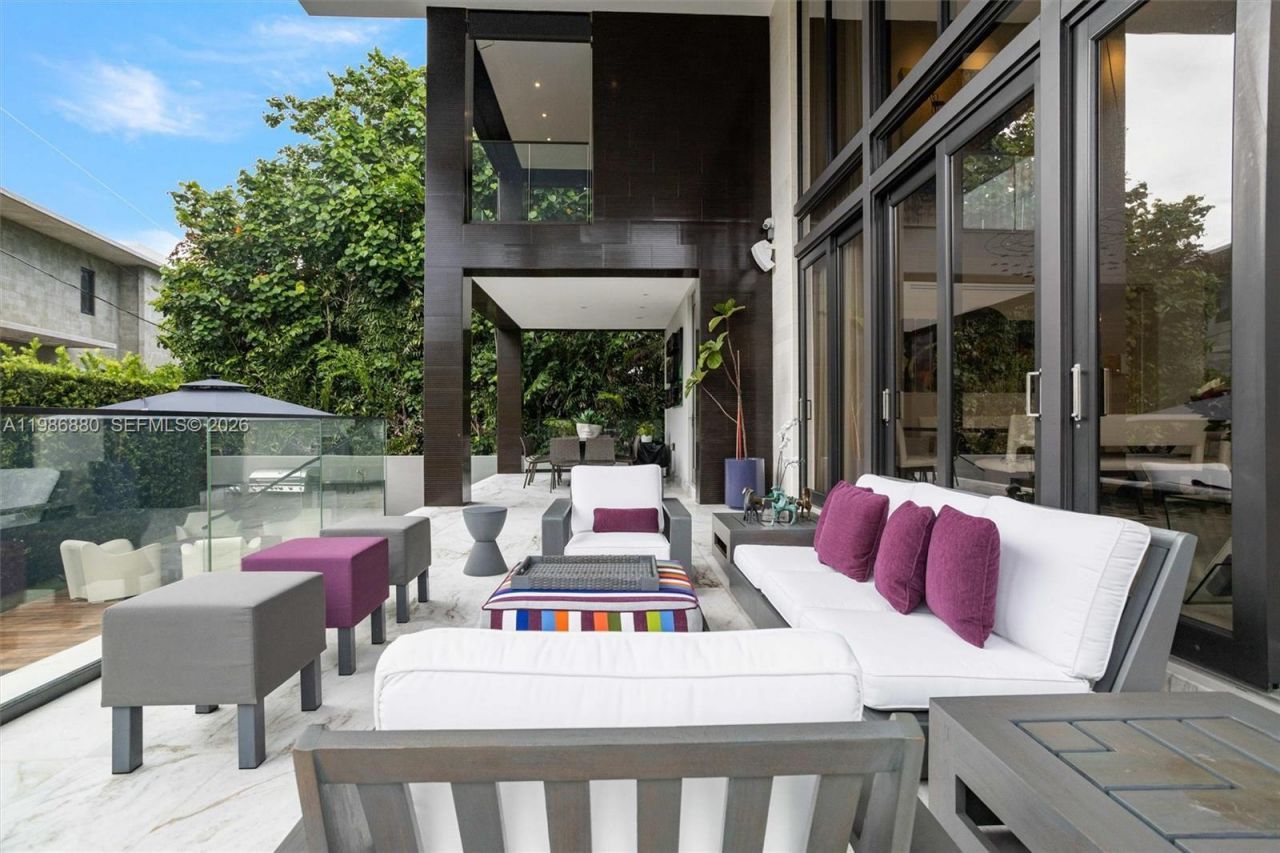 610 Harbor Cir , Key Biscayne, FL 33149 Photo