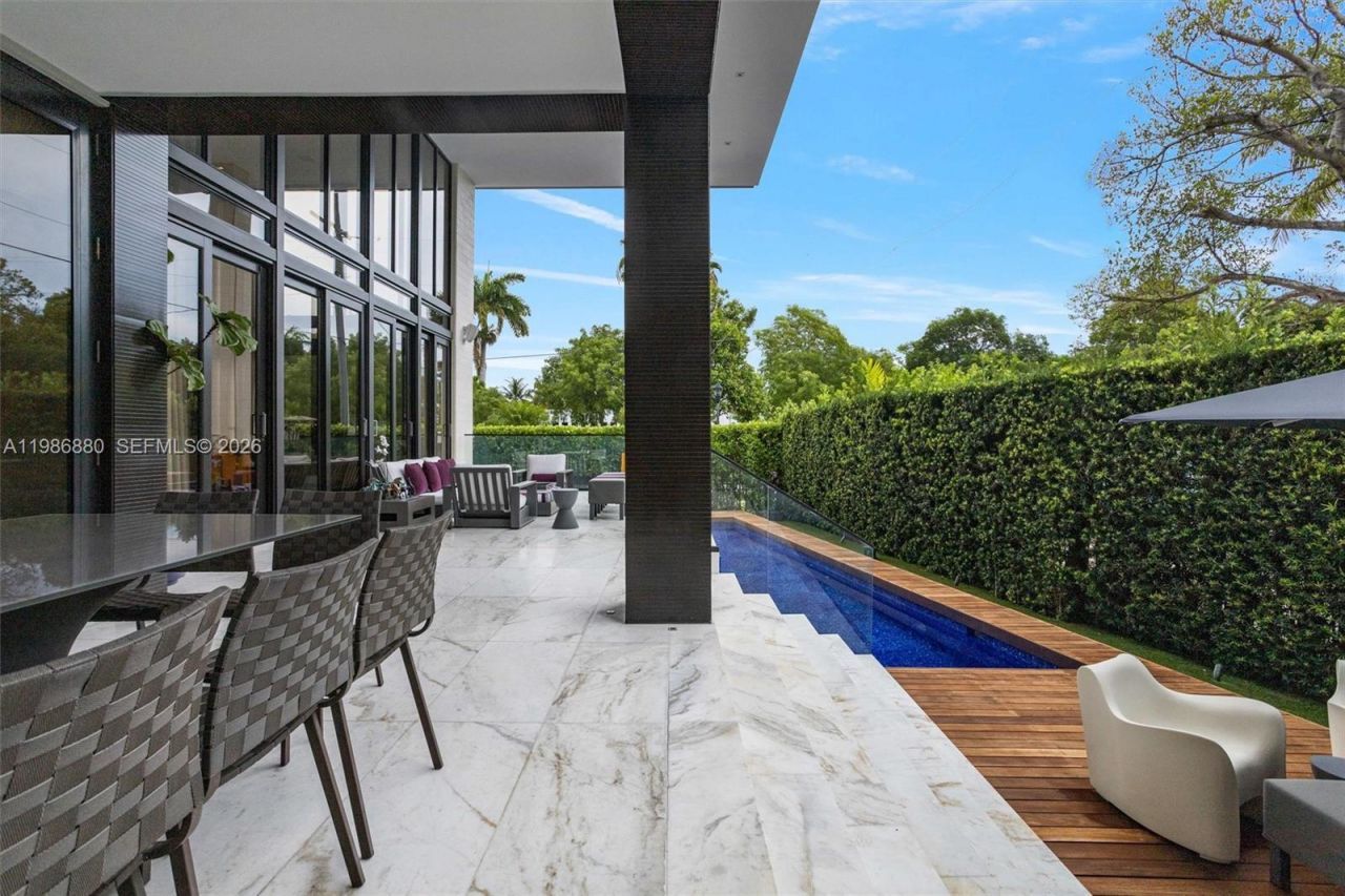 610 Harbor Cir , Key Biscayne, FL 33149 Photo