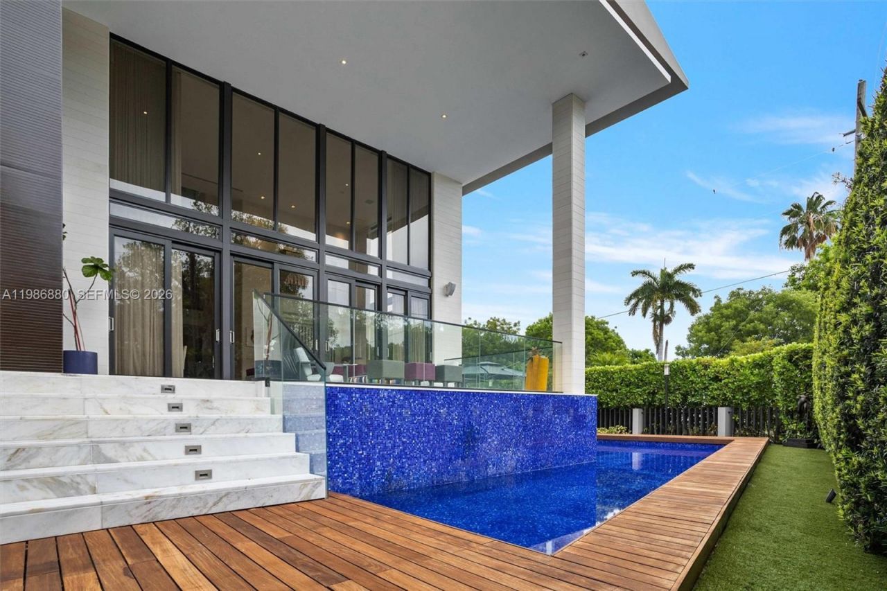 610 Harbor Cir , Key Biscayne, FL 33149 Photo