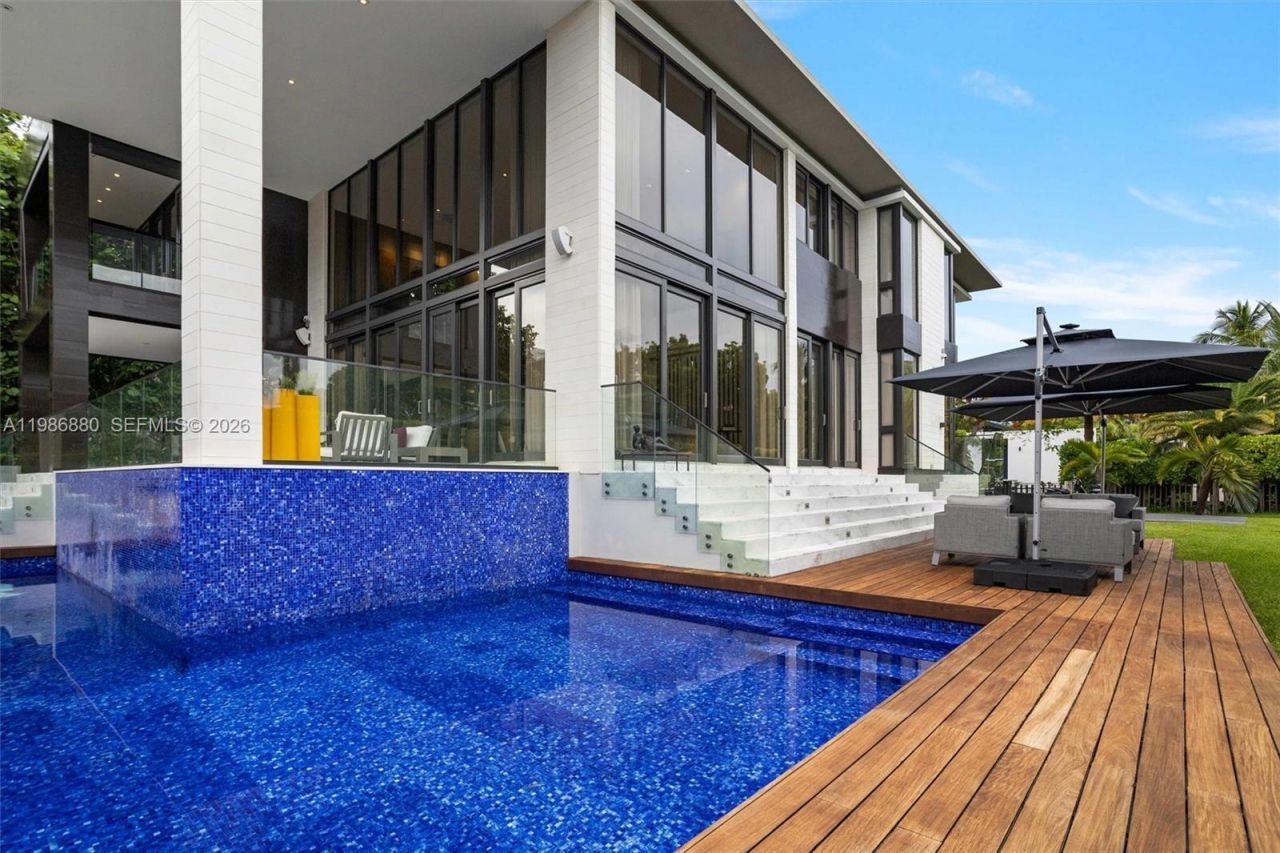 610 Harbor Cir , Key Biscayne, FL 33149 Photo