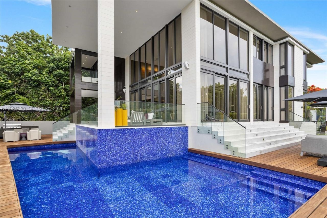 610 Harbor Cir , Key Biscayne, FL 33149 Photo