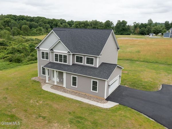 8 Creek Road, Rensselaer, NY 12198