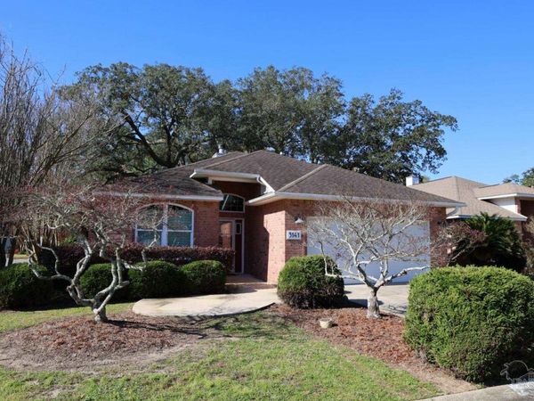 3141 Oak Shadow Ln, Pensacola, FL 32504