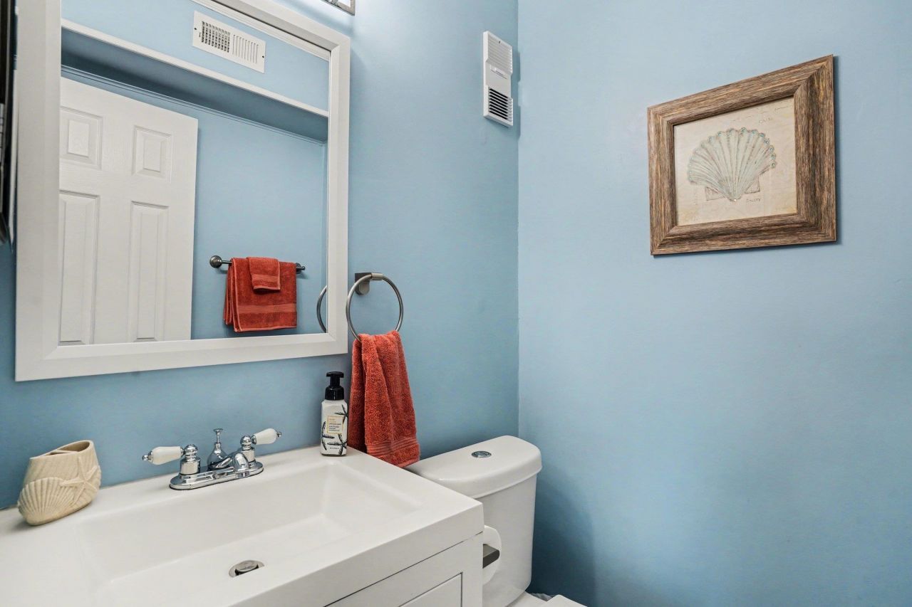 9581 Shore Dr. Photo 11