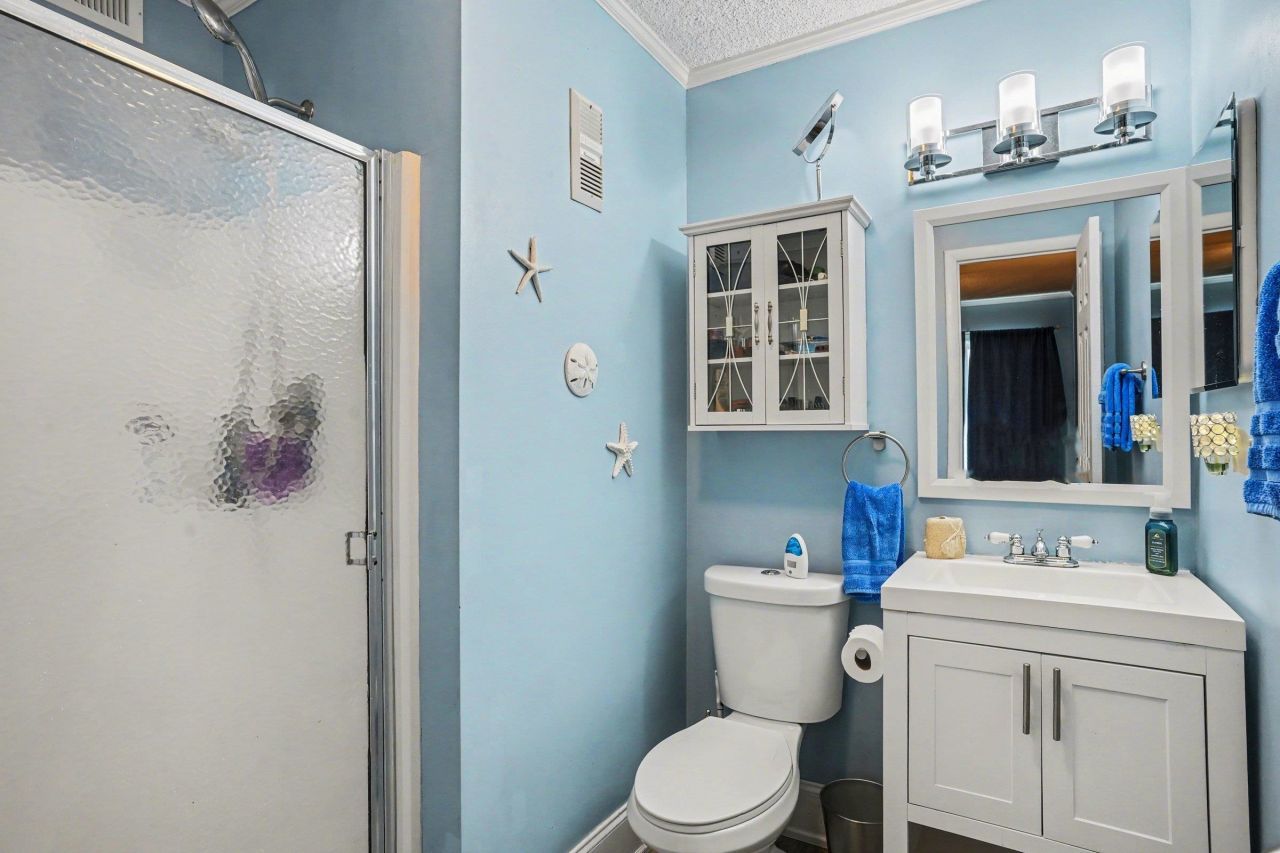 9581 Shore Dr. Photo 15