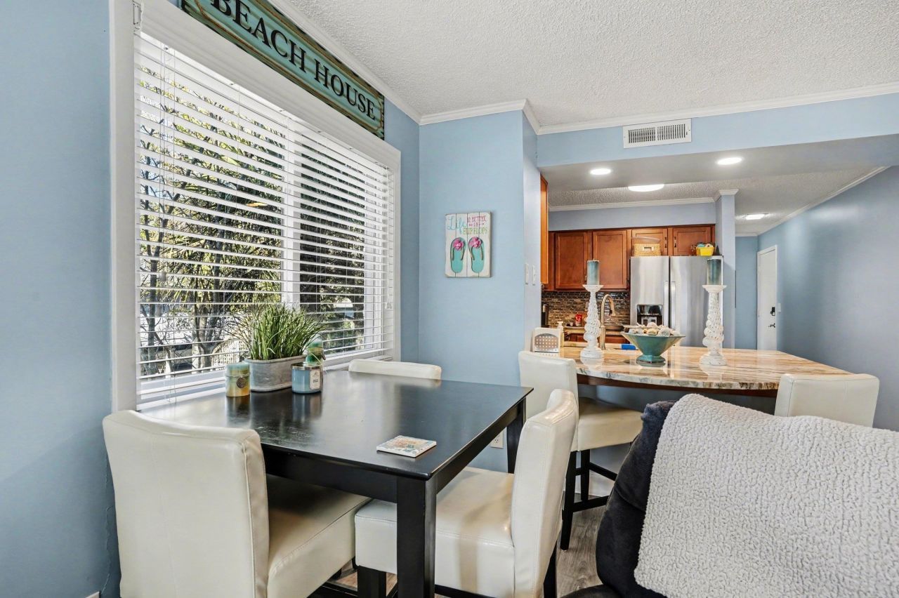 9581 Shore Dr. Photo 7