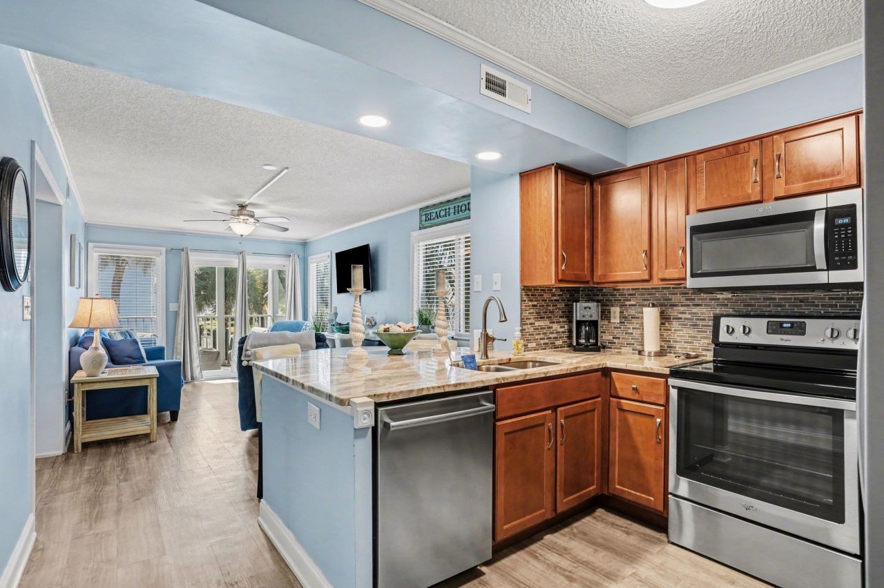 9581 Shore Dr. Photo 9