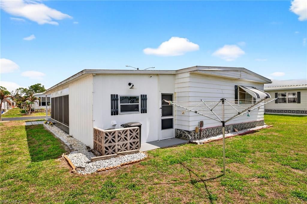 860 Moonlight Dr, North Fort Myers, FL 33917 Photo