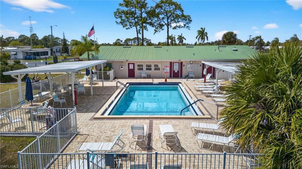 860 Moonlight Dr, North Fort Myers, FL 33917 Photo