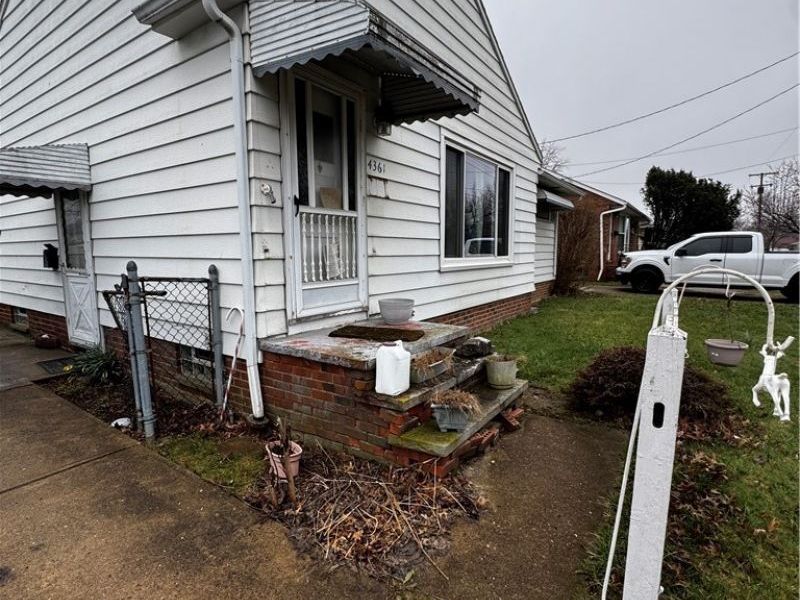 4361 W 155th Street, Cleveland, OH 44135 Photo 2