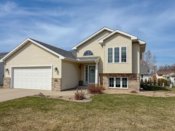 880 Myers Drive NE, Owatonna, MN 55060
