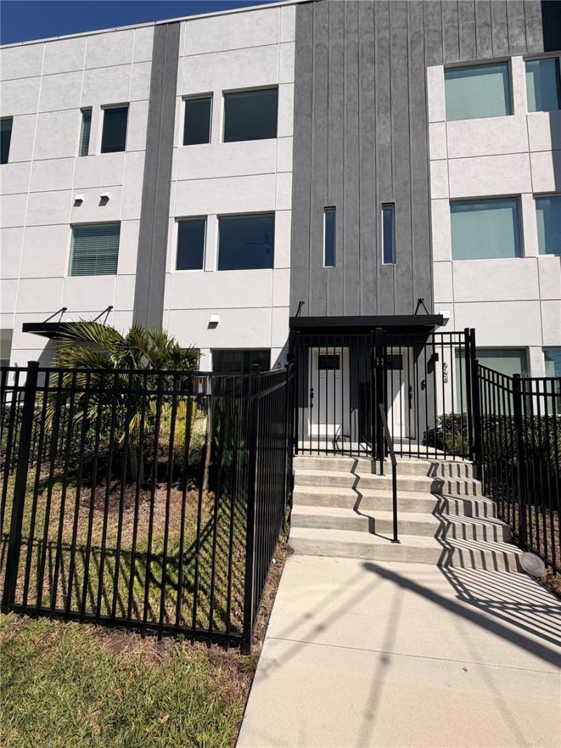 560 Dr Martin Luther King Jr Street S, Saint Petersburg, FL 33701 Main Photo