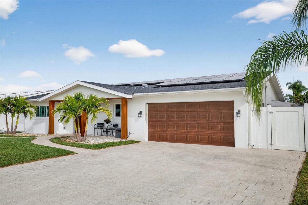 2171 Lagoon Drive, Dunedin, FL 34698 Photo