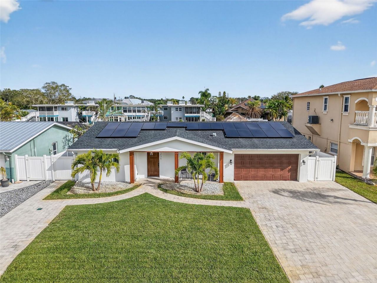 2171 Lagoon Drive, Dunedin, FL 34698 Photo