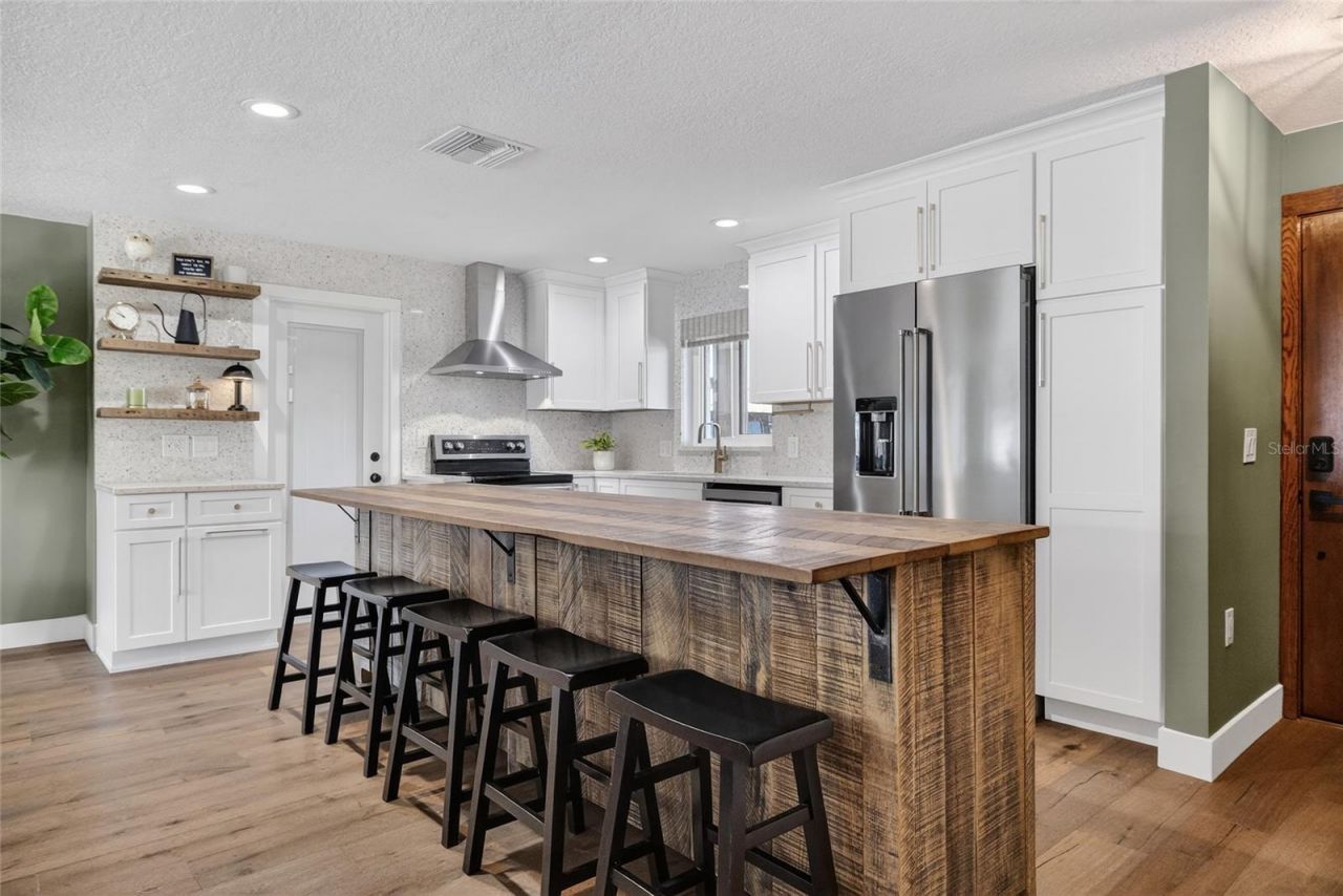 2171 Lagoon Drive, Dunedin, FL 34698 Photo