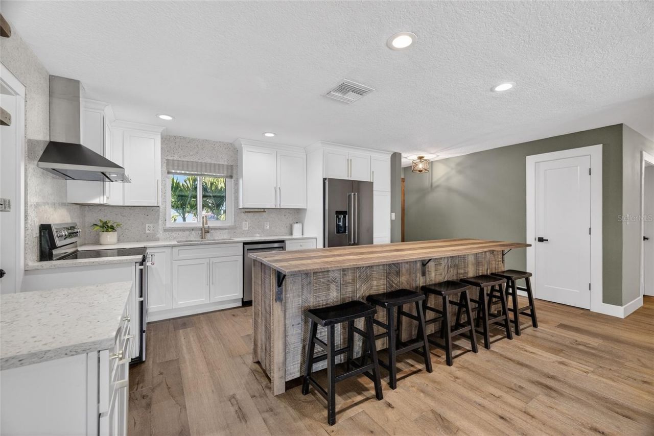 2171 Lagoon Drive, Dunedin, FL 34698 Photo
