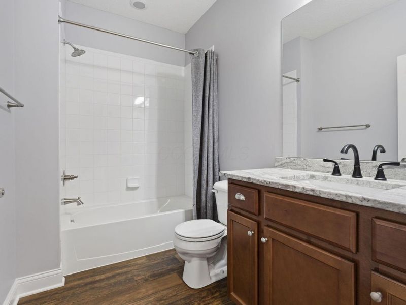 243 Parkgate Court, Delaware, OH 43015 Photo 9