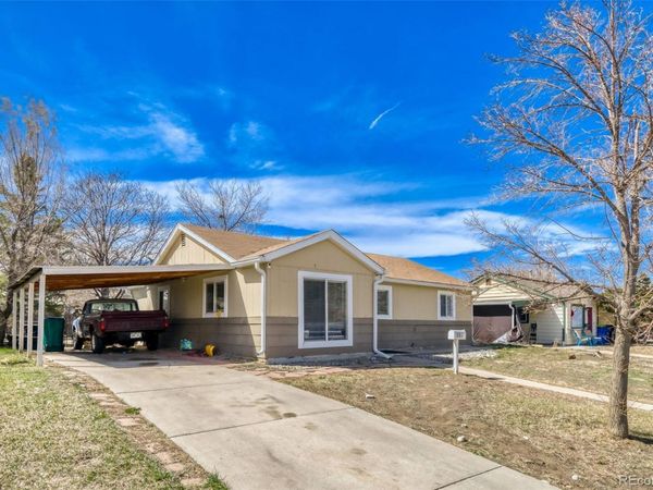 987 Vaughn Street , Aurora, CO 80011