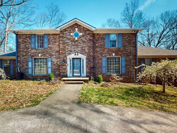 808 Shady Bluff Trl, Clarksville, TN 37043