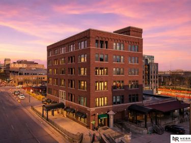 902 Dodge Street, Unit 203, Omaha, NE 68102