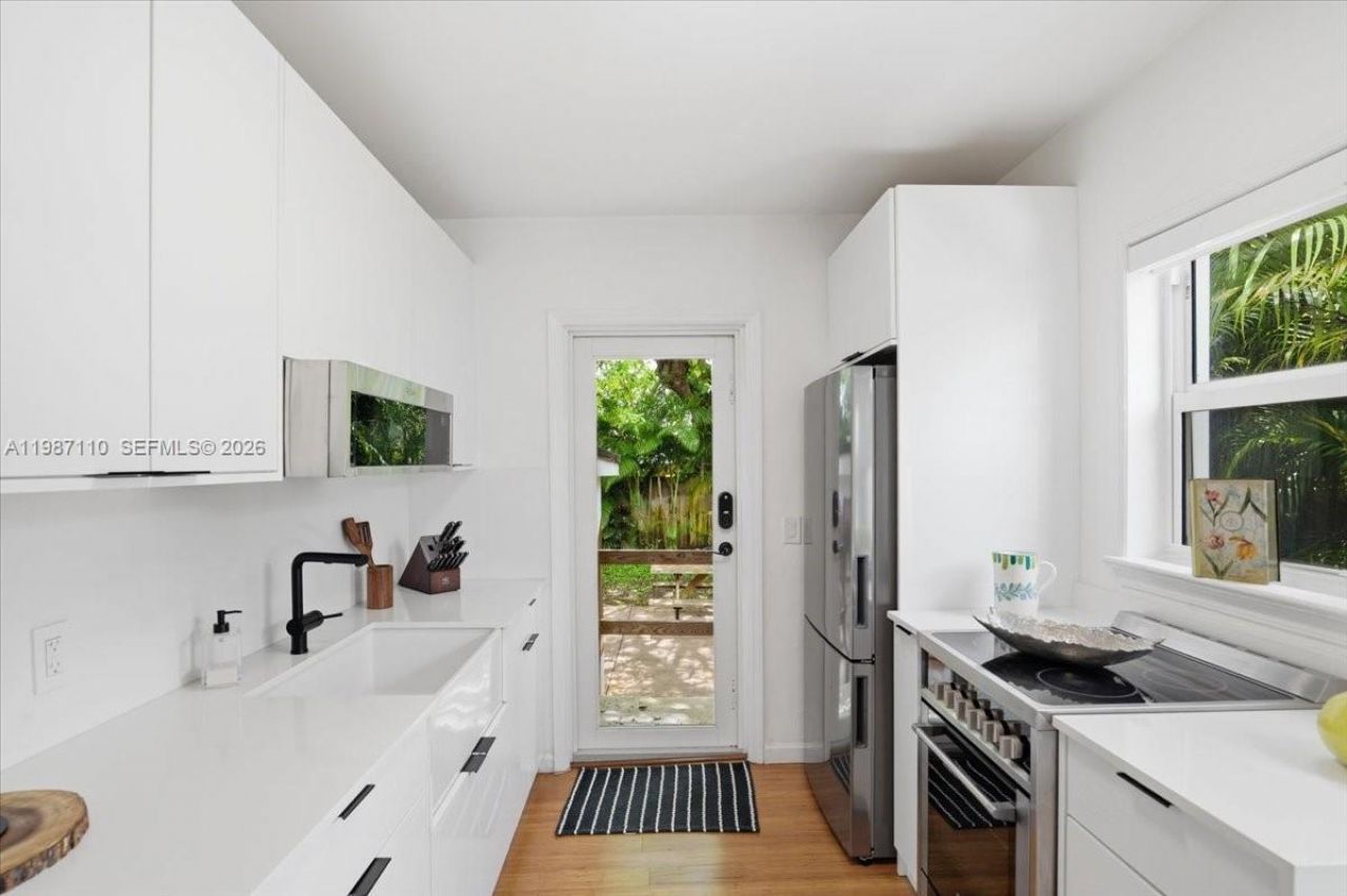 1850 NW 53rd St , Miami, FL 33142 Photo