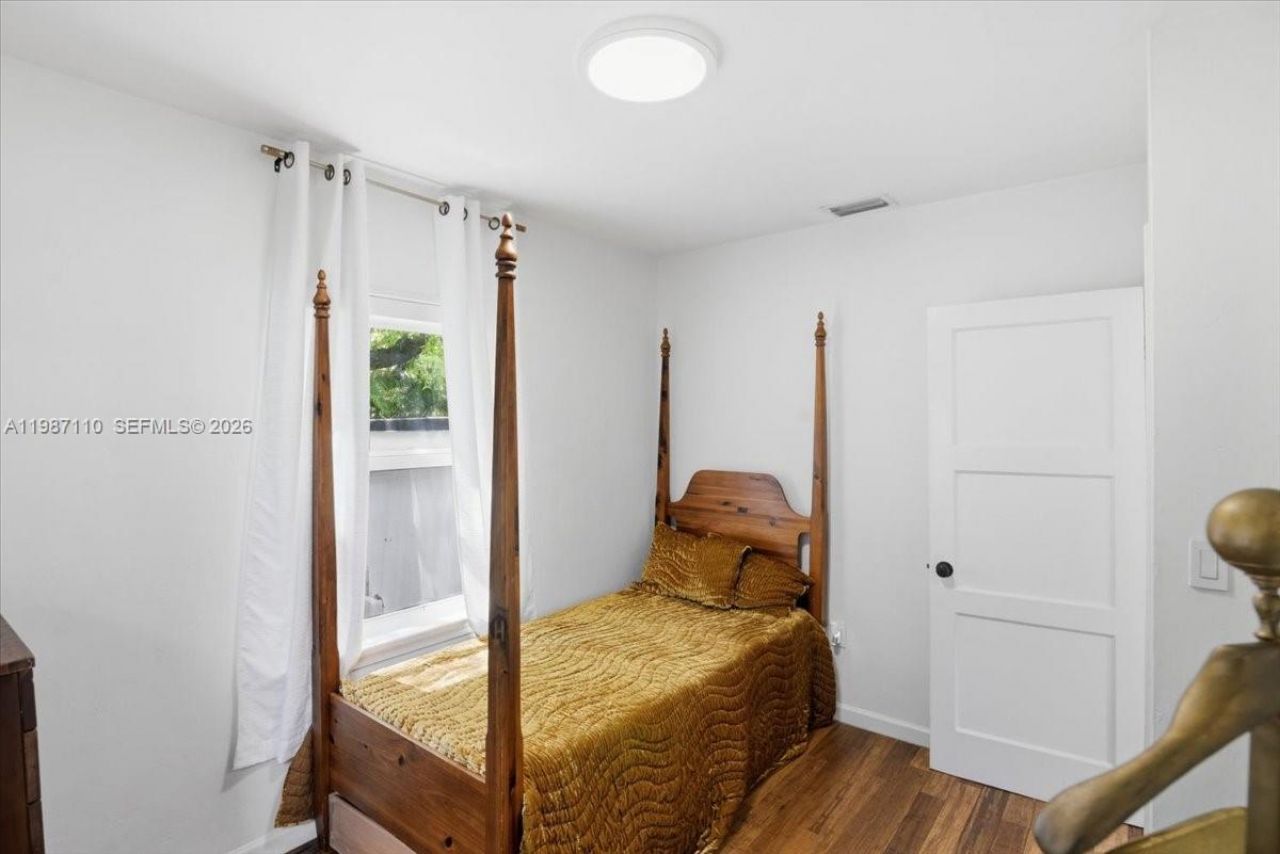 1850 NW 53rd St , Miami, FL 33142 Photo