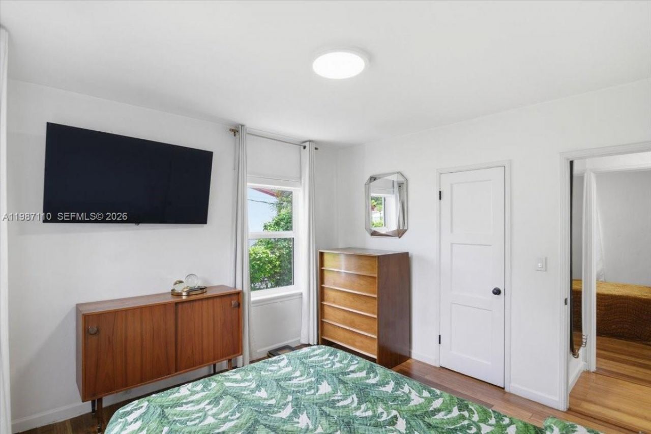 1850 NW 53rd St , Miami, FL 33142 Photo