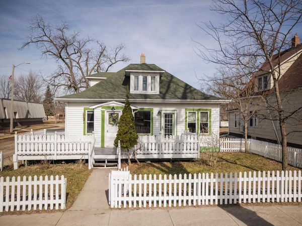 107 E 5th Street, Morris, MN 56267