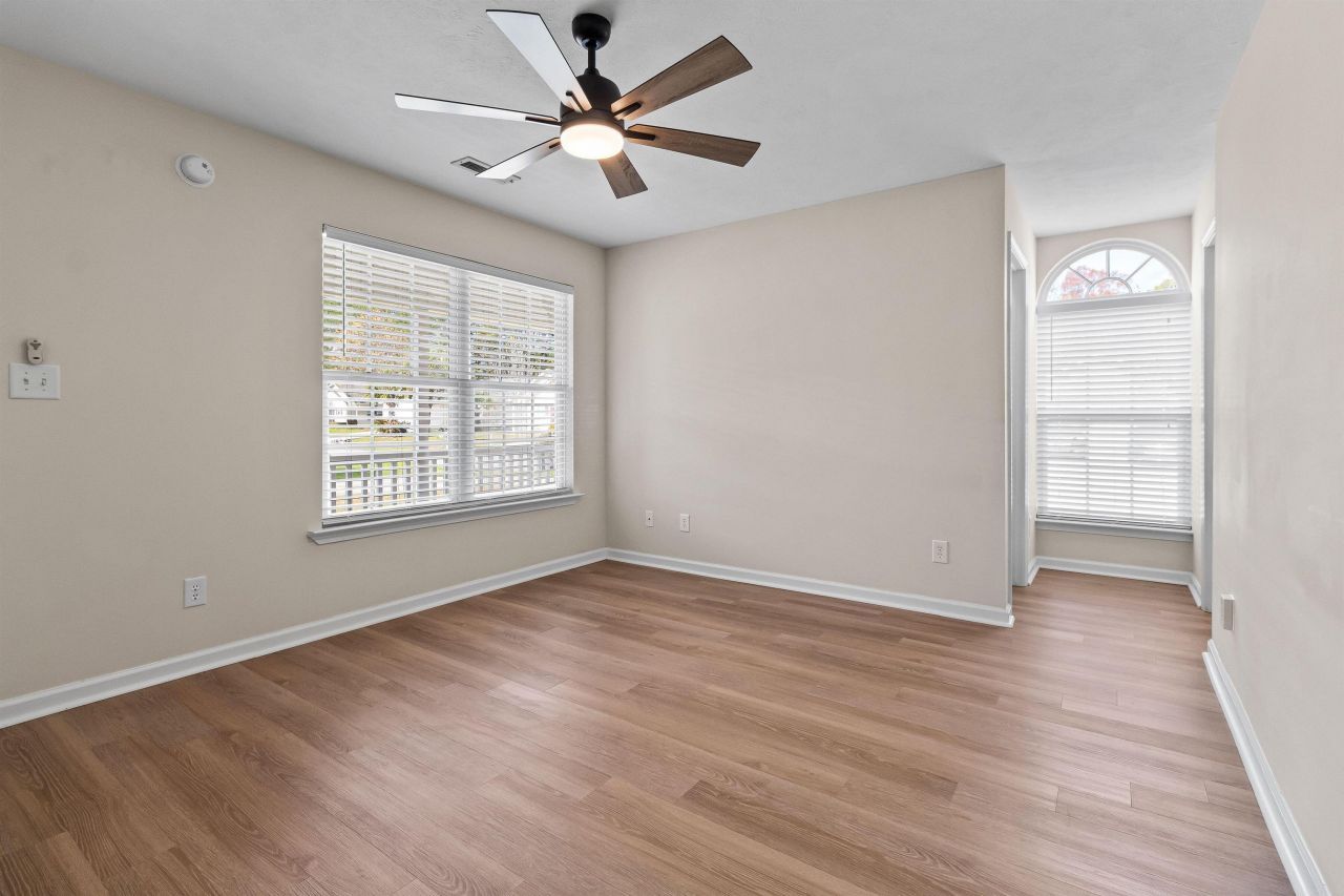 232 Oak Lea Dr.  Photo 10