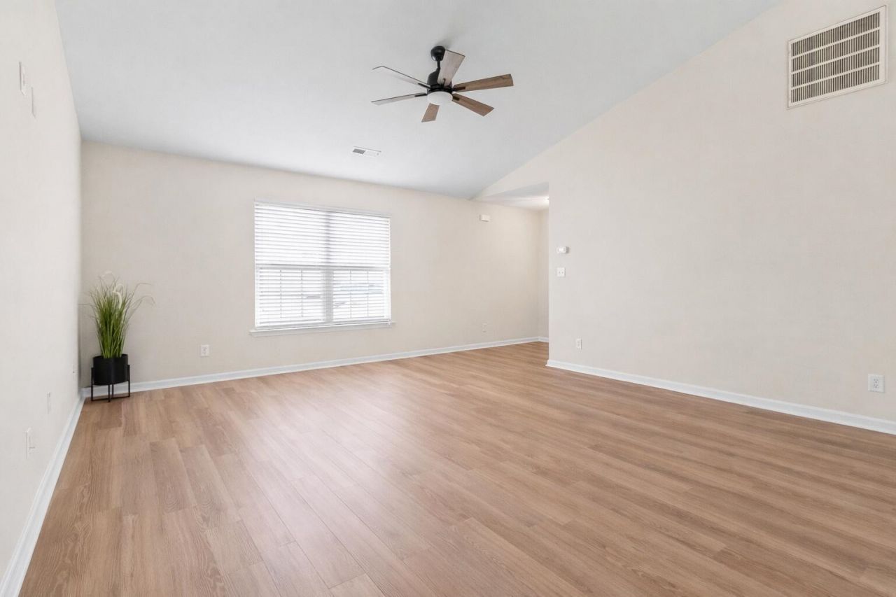 232 Oak Lea Dr.  Photo 4