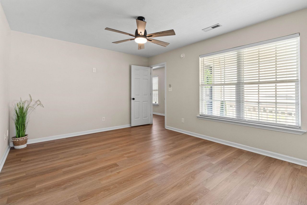 232 Oak Lea Dr.  Photo 9