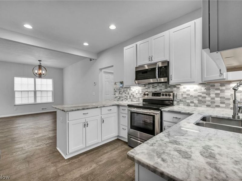 2145 N Taylor Road, Cleveland Heights, OH 44112 Photo 6