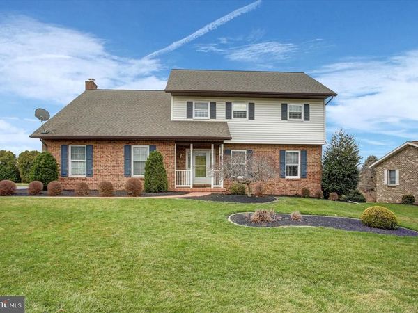 19 OBSIDIAN DRIVE, CHAMBERSBURG, PA 17202