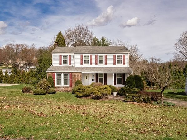 1260 Lamson Cir, Pittsburgh, PA 15241