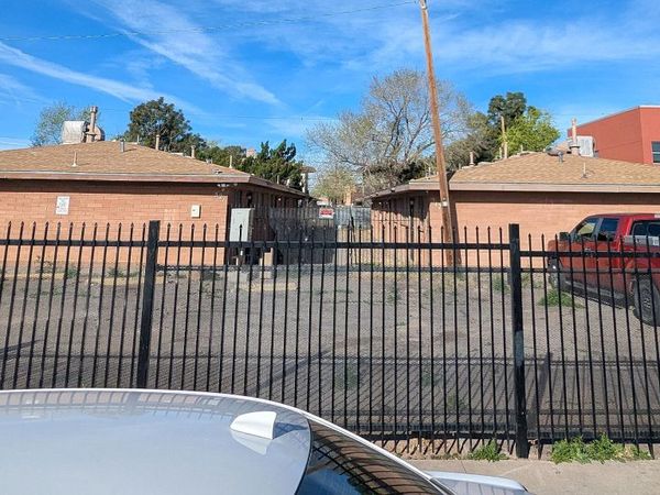 517 Palomas Drive SE, Albuquerque, NM 87108