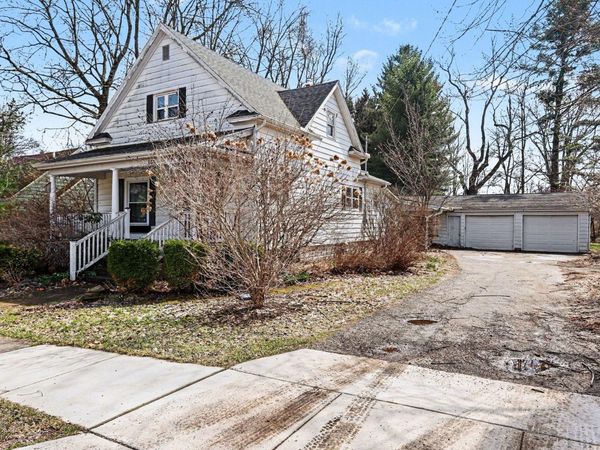 100 Westwood Street, Hillsdale, MI 49242