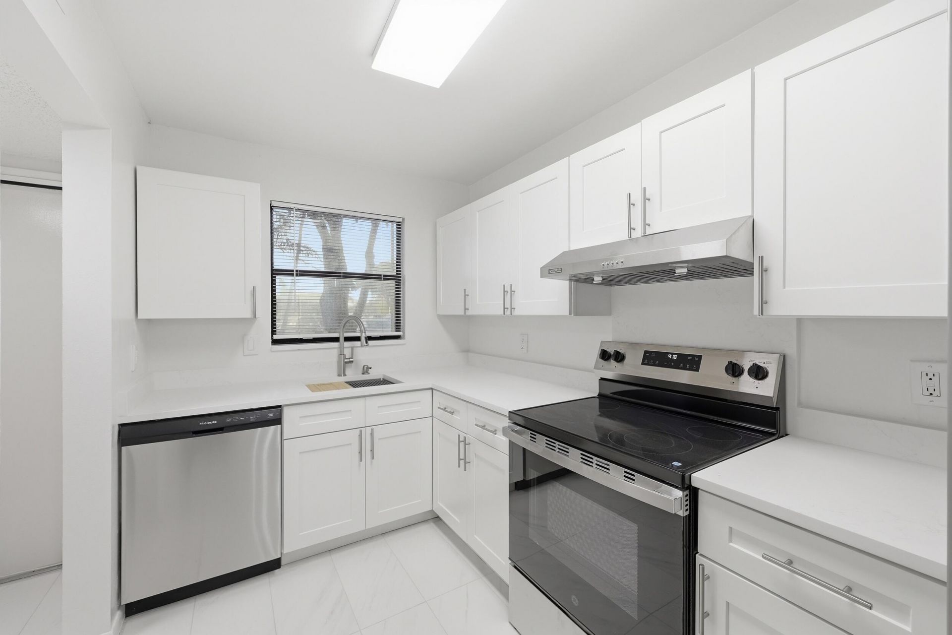 4700 Lucerne Lakes Boulevard W, Unit 103, Greenacres, FL 33467 Photo