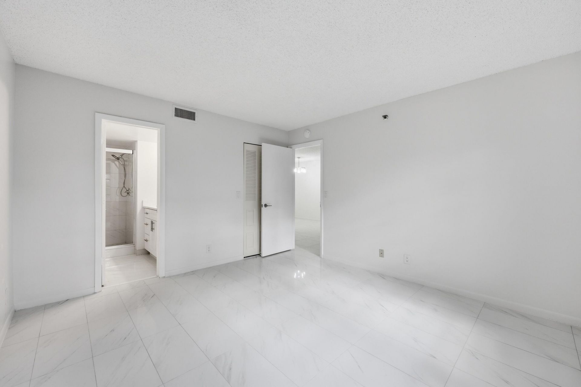 4700 Lucerne Lakes Boulevard W, Unit 103, Greenacres, FL 33467 Photo