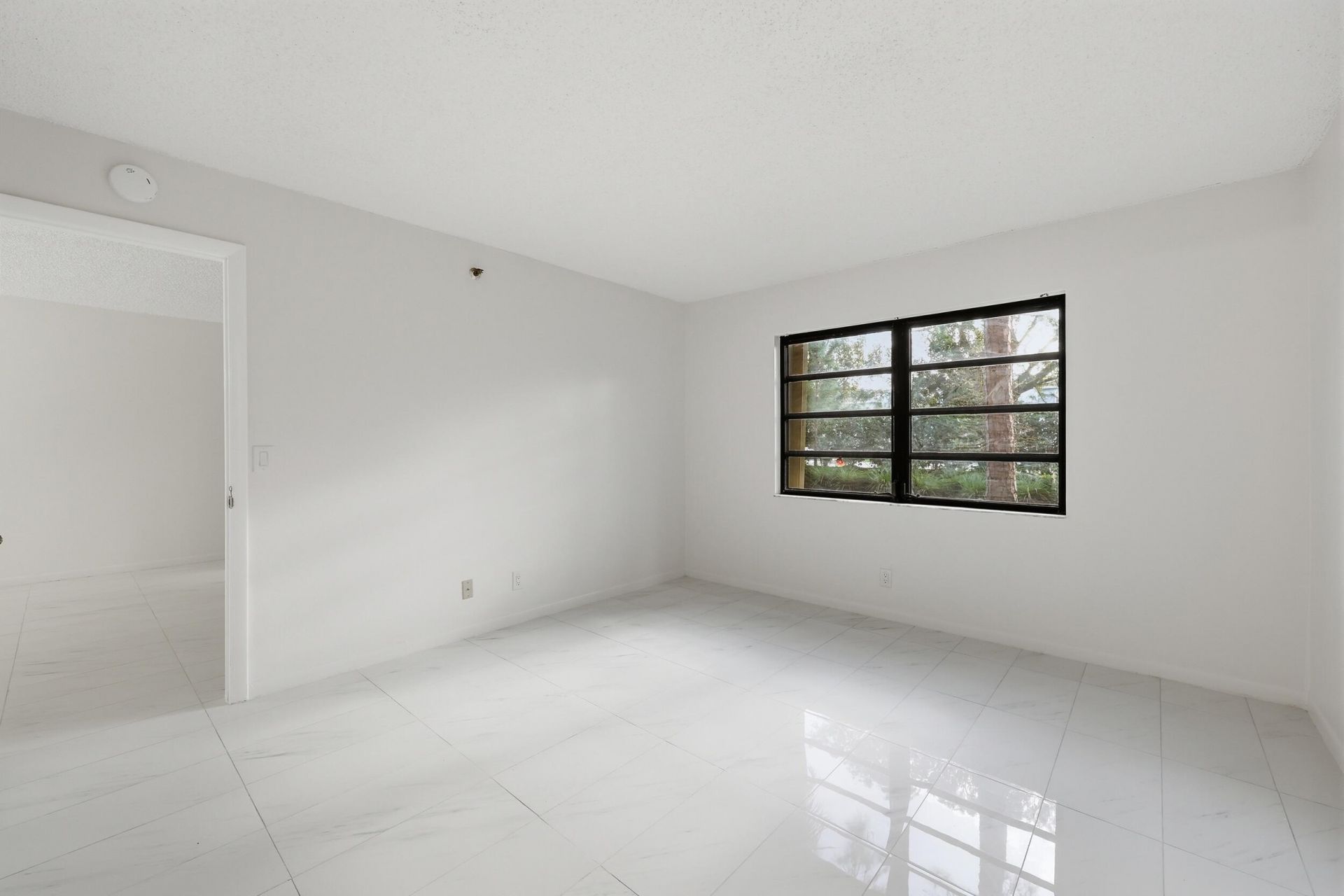 4700 Lucerne Lakes Boulevard W, Unit 103, Greenacres, FL 33467 Photo