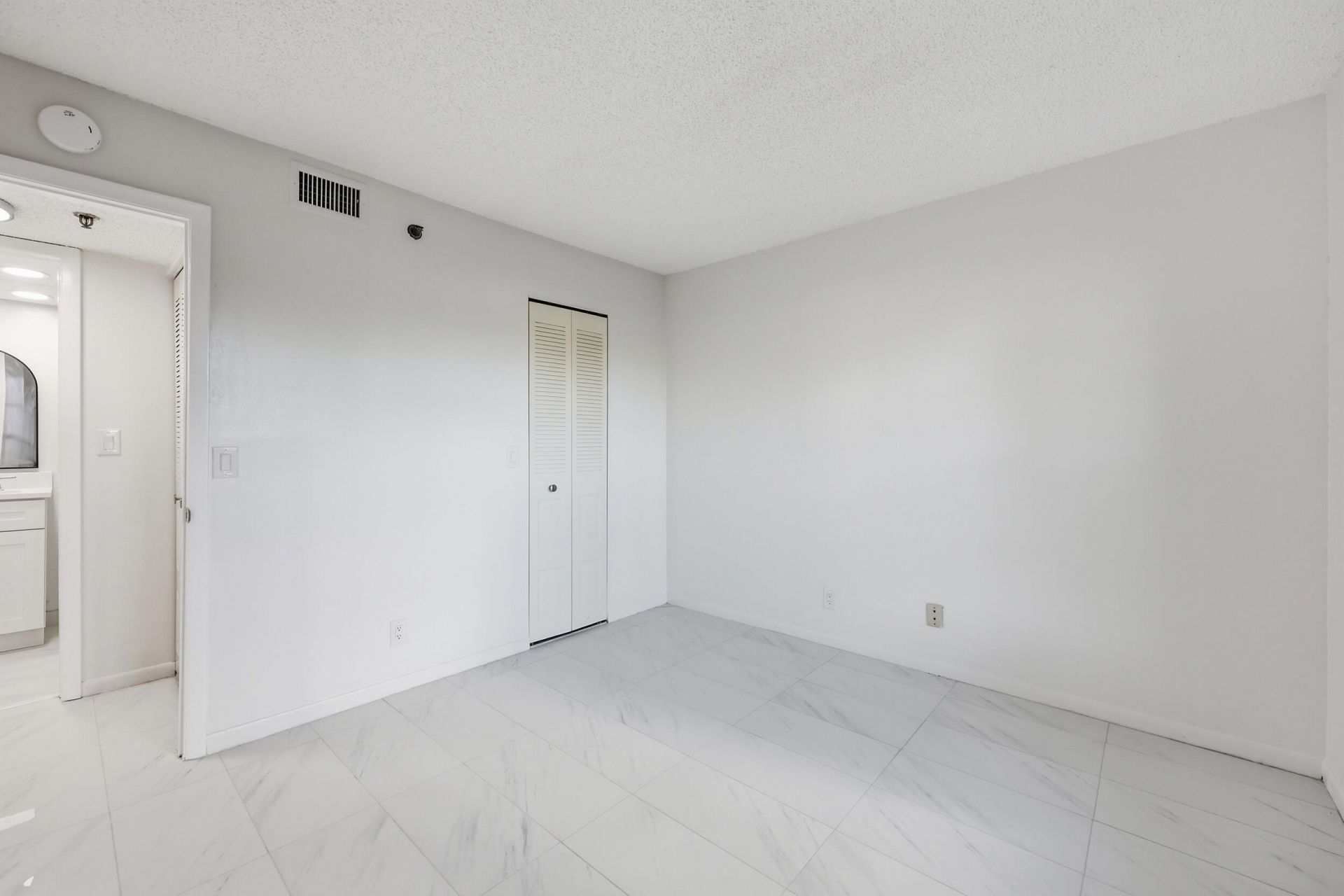 4700 Lucerne Lakes Boulevard W, Unit 103, Greenacres, FL 33467 Photo