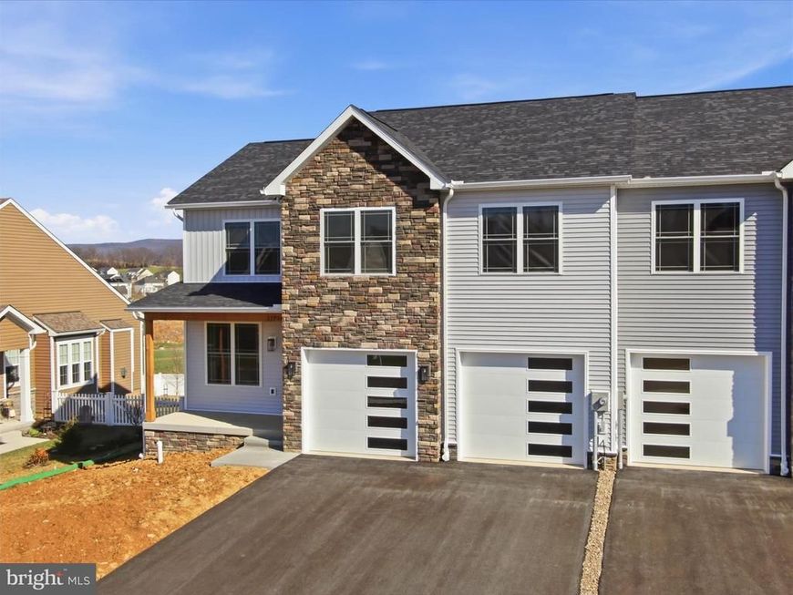 11820 Mystic Rock Ln S, Waynesboro, PA 17268 Main Photo
