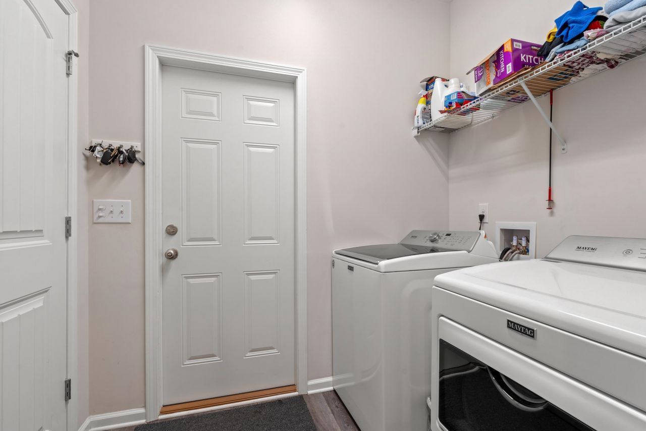 1039 Kennington Ct. Photo 23