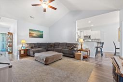 1039 Kennington Ct. photo 4